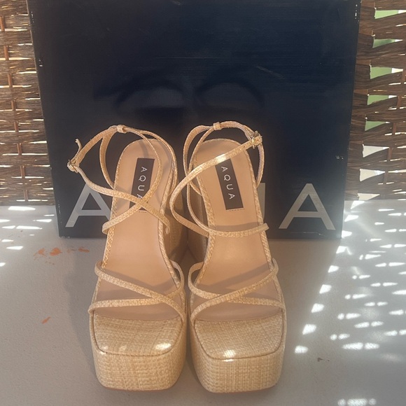 AQUA - Picture 4 of 4